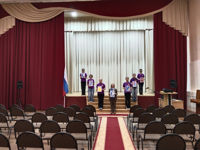 В команде КАПИТАНА – ТЫ и Я! А вместе МЫ - одна семья!.
